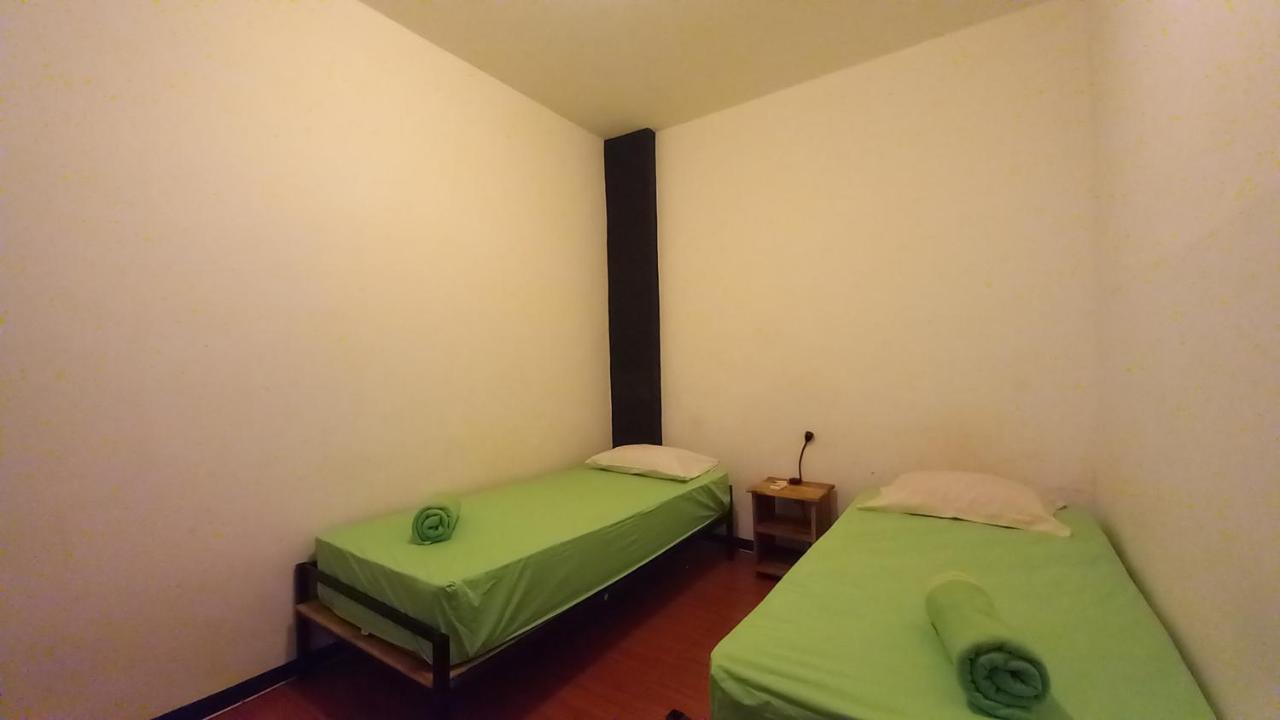 Dc Hotel & Hostel Labuan Bajo Exterior photo